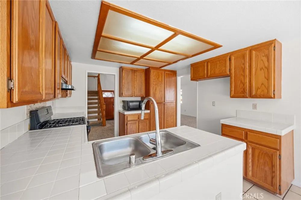 2561 Jeffery Hemet, CA 92545