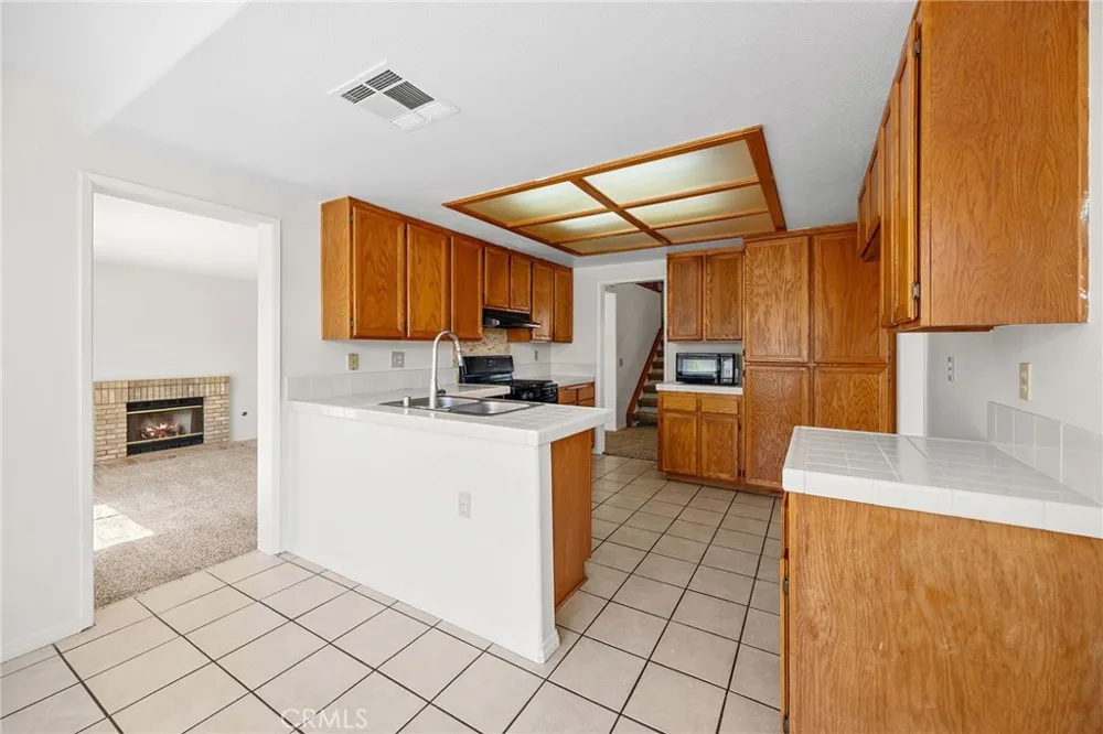 2561 Jeffery Hemet, CA 92545