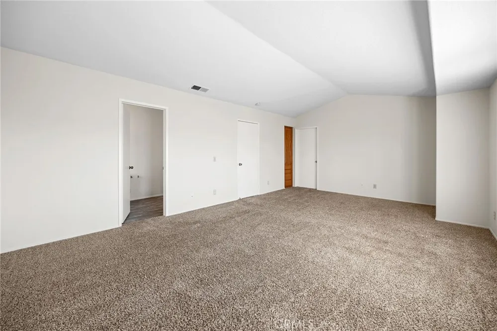 2561 Jeffery Hemet, CA 92545