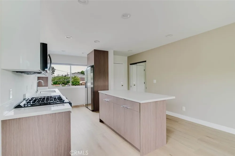3406 Garden #6 Los Angeles, CA 90039