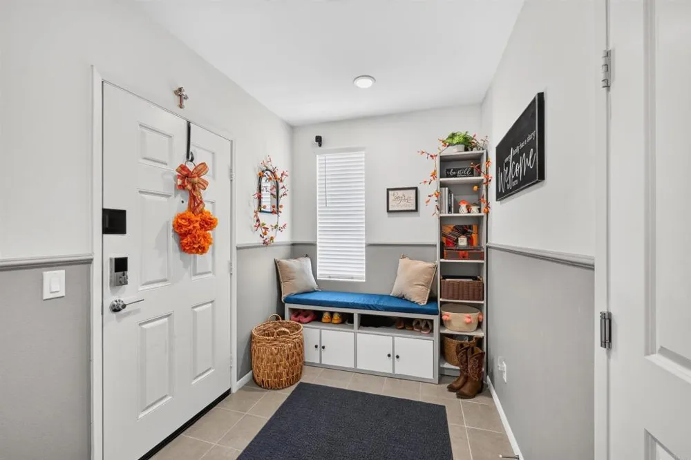 402 Carina Glen Escondido, CA 92029