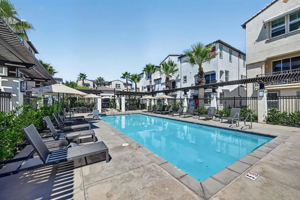 402 Carina Glen Escondido, CA 92029