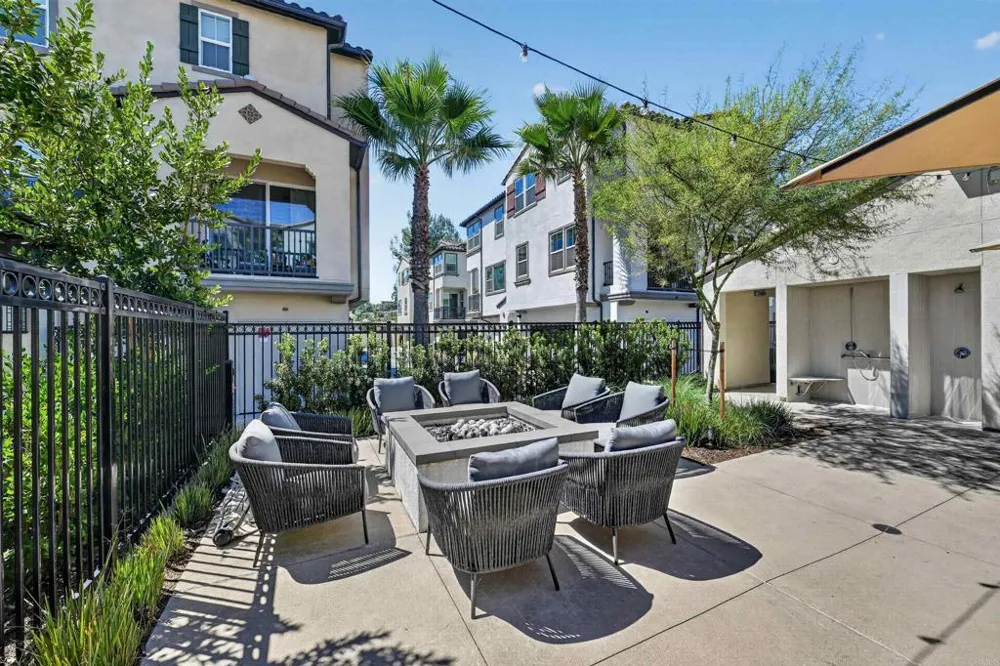 402 Carina Glen Escondido, CA 92029