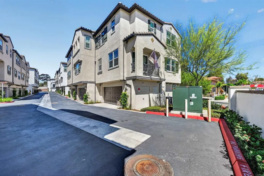 402 Carina Glen Escondido, CA 92029