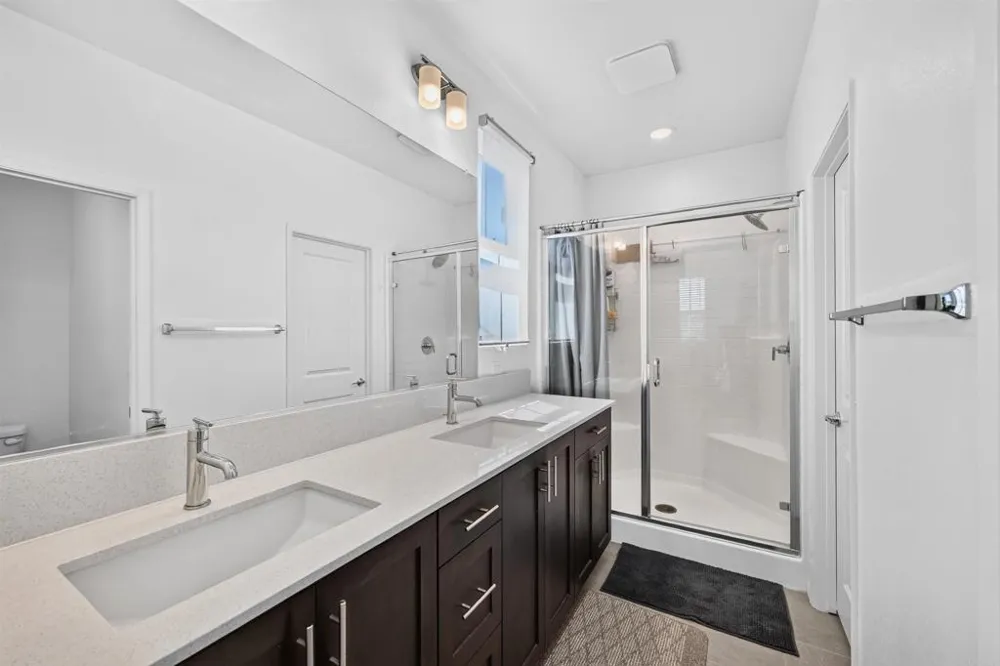 402 Carina Glen Escondido, CA 92029
