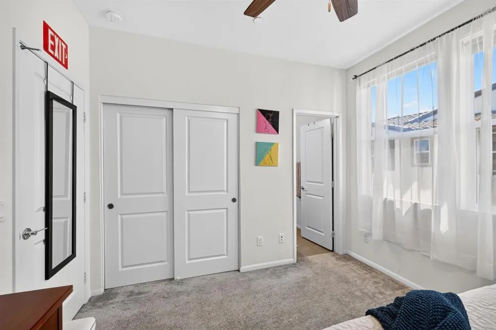 402 Carina Glen Escondido, CA 92029