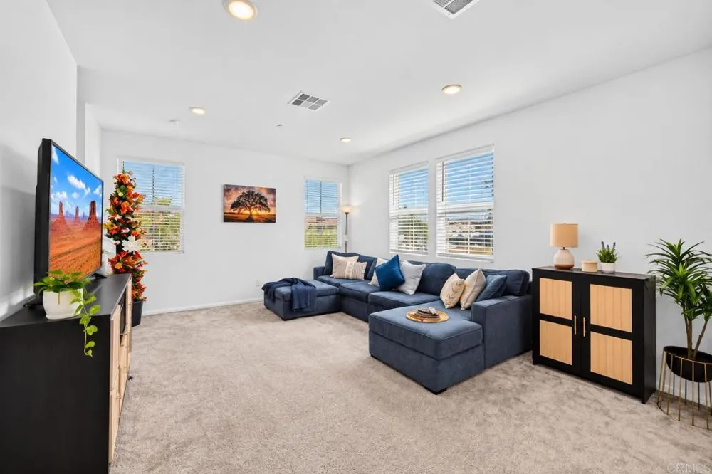 402 Carina Glen Escondido, CA 92029