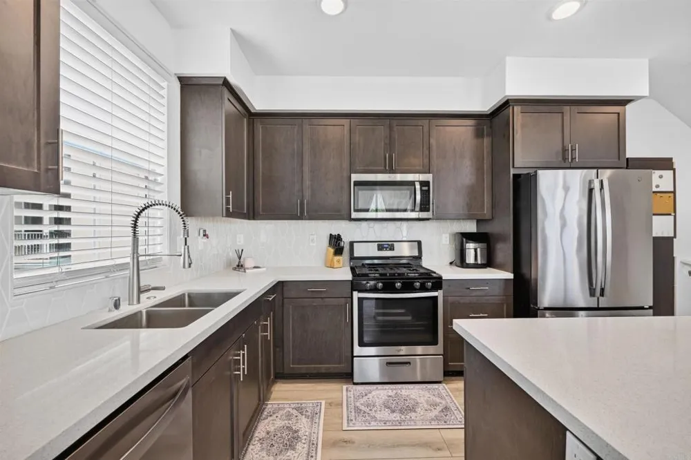 402 Carina Glen Escondido, CA 92029