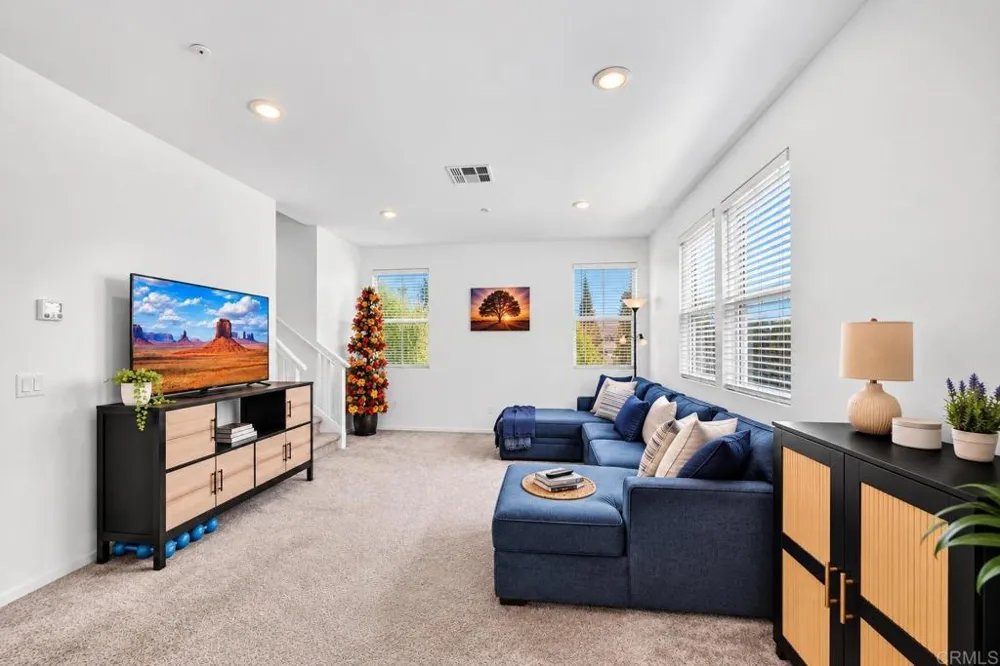402 Carina Glen Escondido, CA 92029