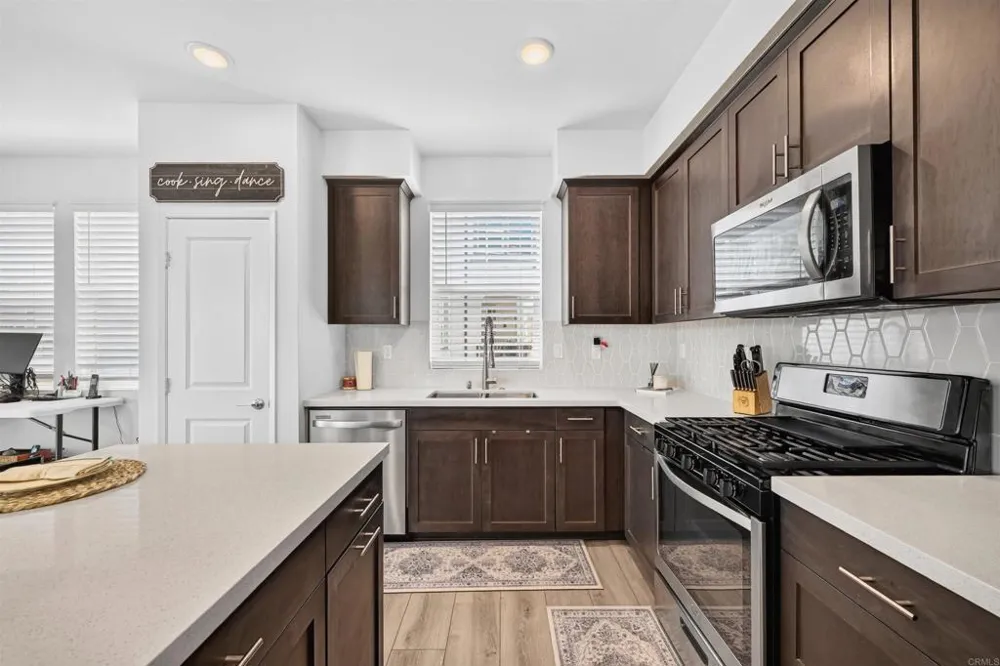 402 Carina Glen Escondido, CA 92029