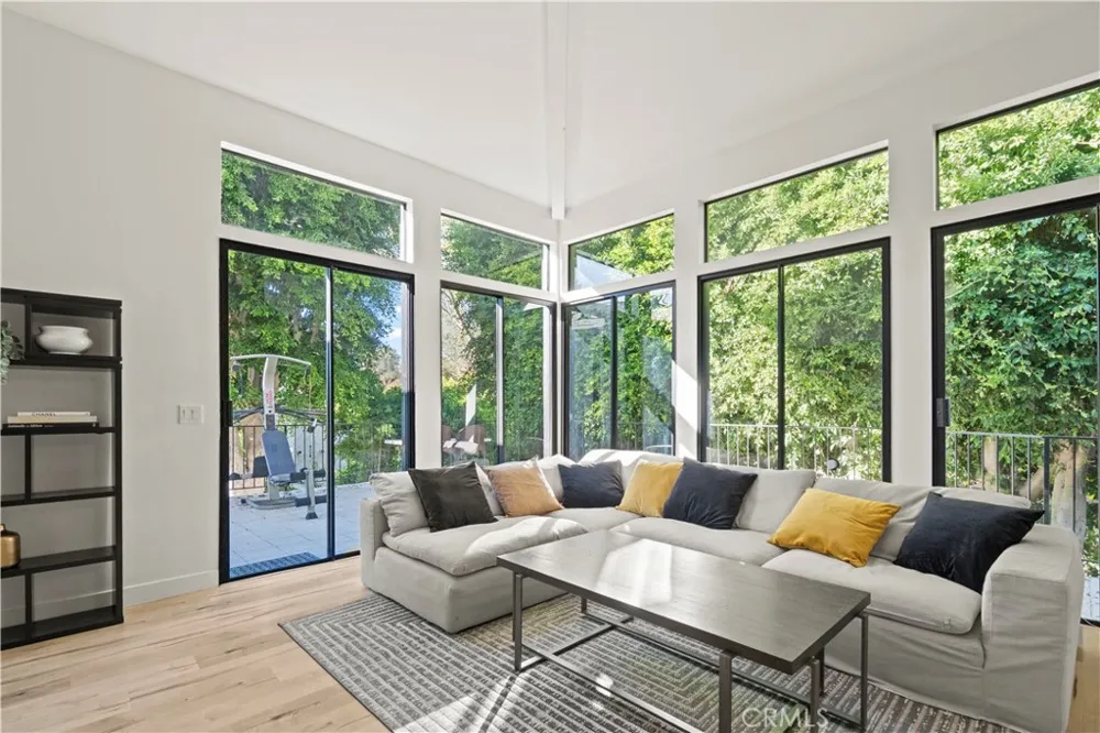 2650 Lisco Place Los Angeles, CA 90046