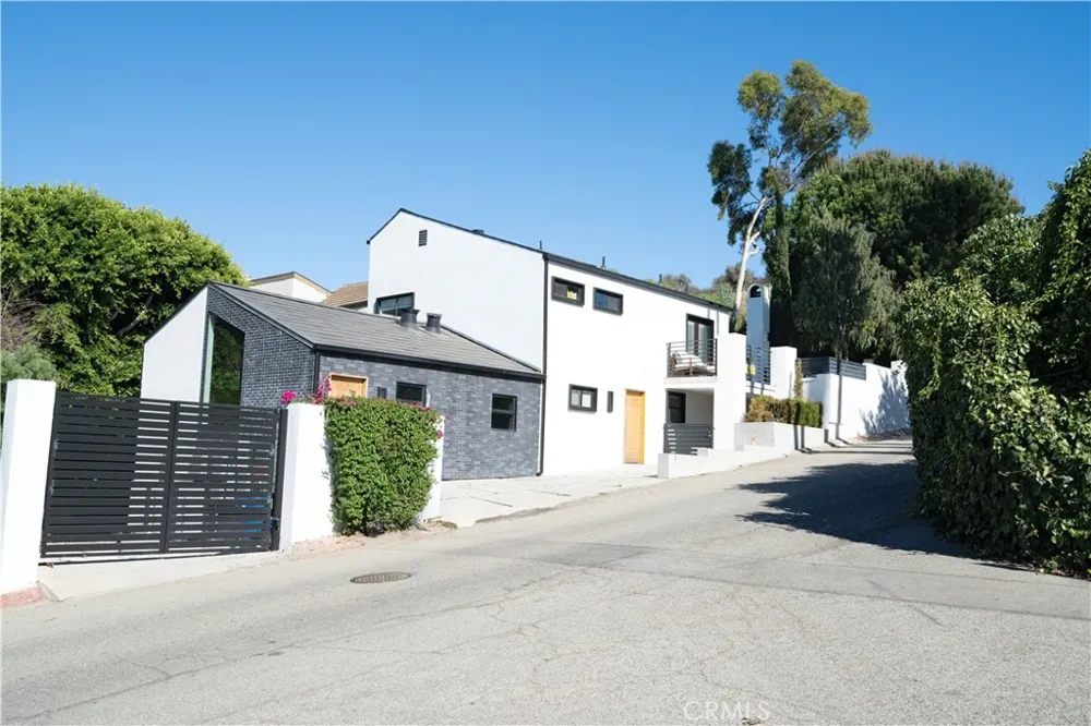 2650 Lisco Place Los Angeles, CA 90046