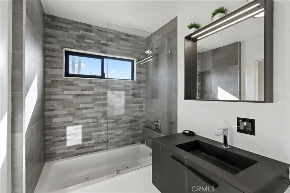 2650 Lisco Place Los Angeles, CA 90046