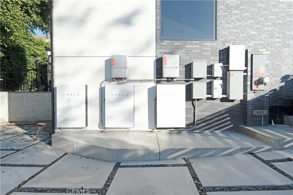 2650 Lisco Place Los Angeles, CA 90046