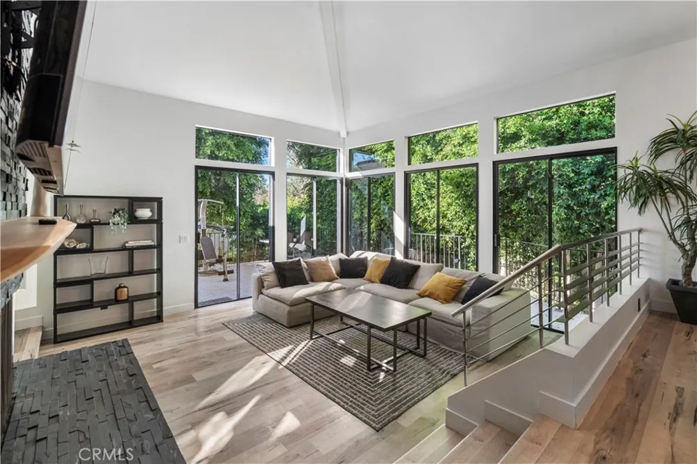 2650 Lisco Place Los Angeles, CA 90046
