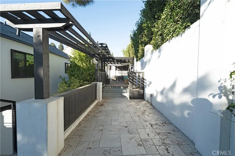 2650 Lisco Place Los Angeles, CA 90046