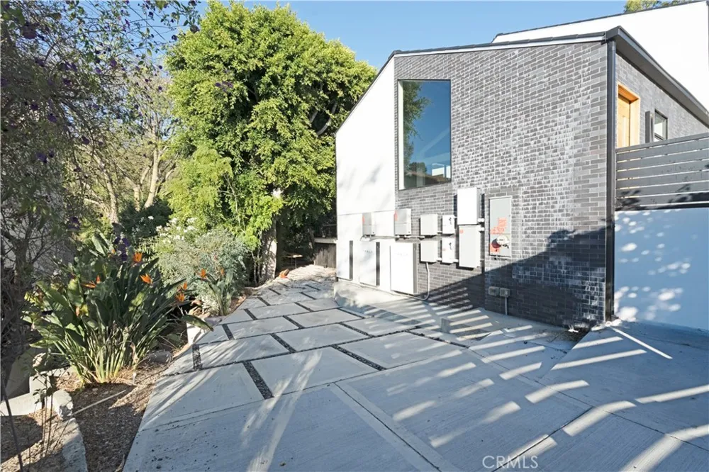 2650 Lisco Place Los Angeles, CA 90046