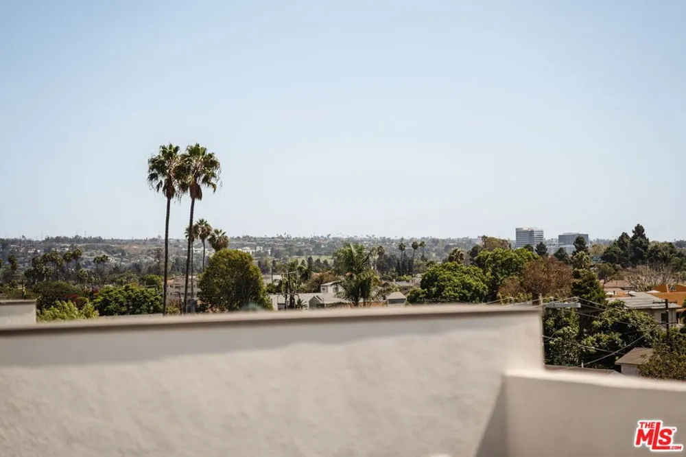 4916 S Centinela Avenue Los Angeles, CA 90066