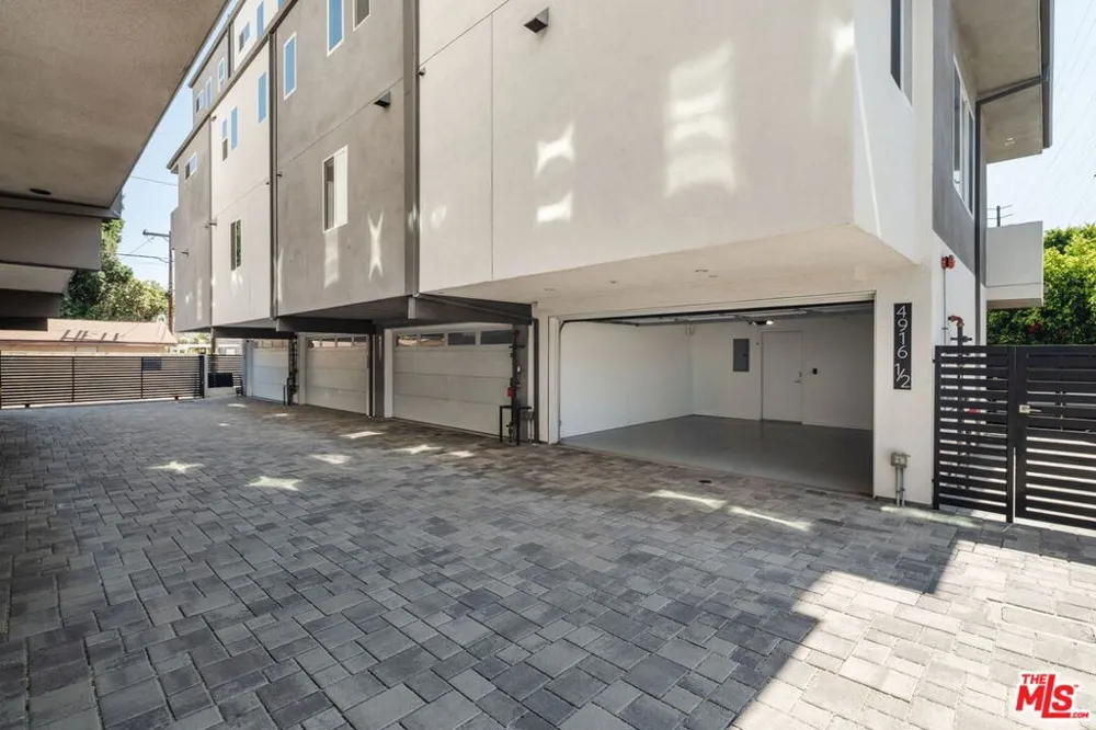 4916 S Centinela Avenue Los Angeles, CA 90066