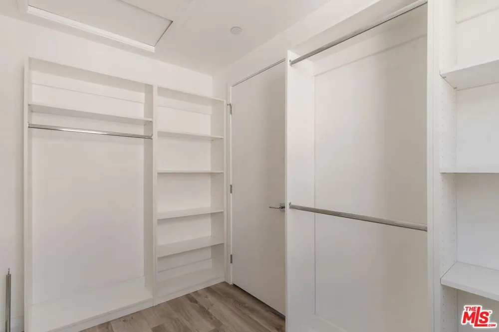 4916 S Centinela Avenue Los Angeles, CA 90066