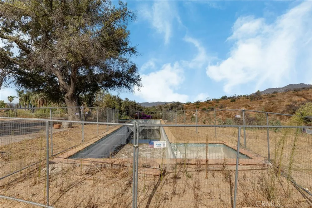 461 W Loma Alta Altadena, CA 91001