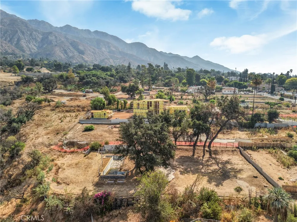 461 W Loma Alta Altadena, CA 91001