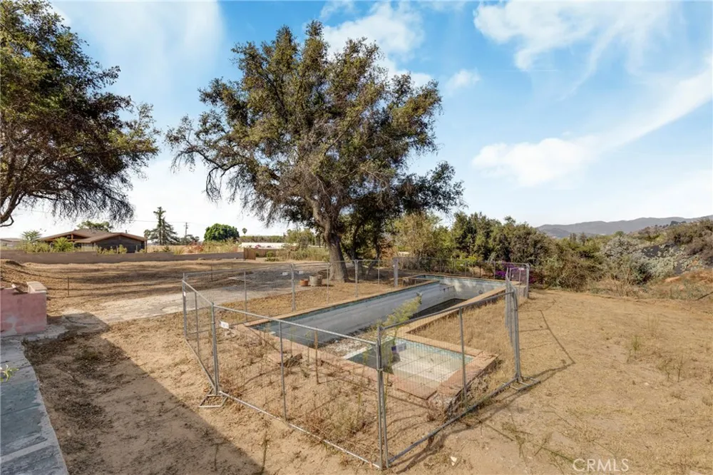 461 W Loma Alta Altadena, CA 91001