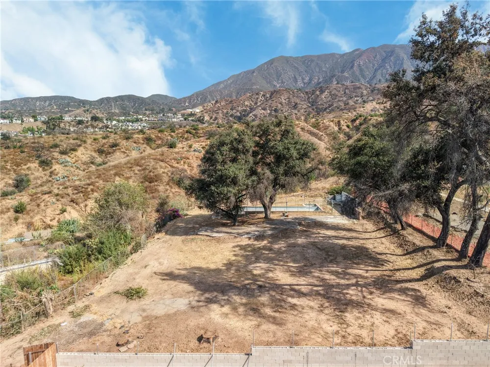 461 W Loma Alta Altadena, CA 91001