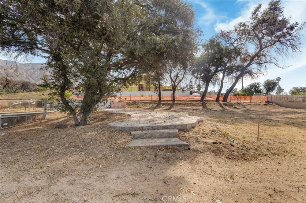 461 W Loma Alta Altadena, CA 91001