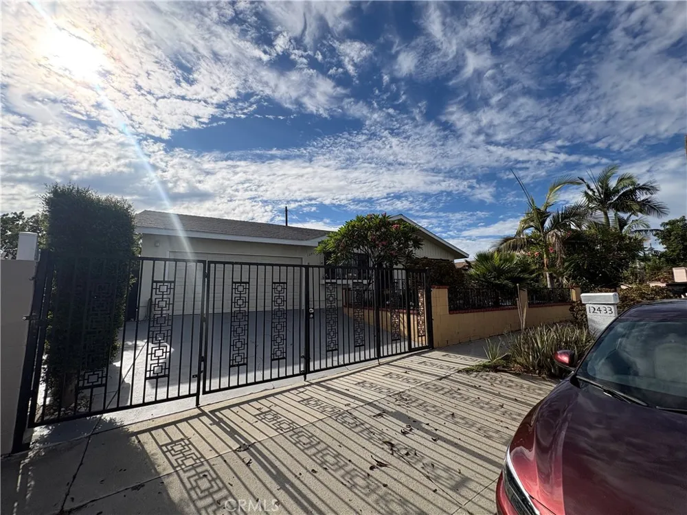 12433 Laurel Avenue Whittier, CA 90605