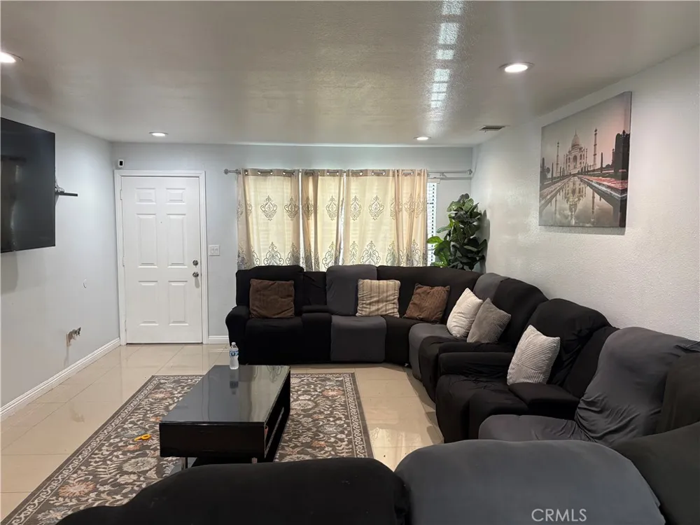 12433 Laurel Avenue Whittier, CA 90605