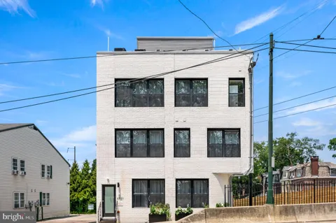 4921 CHESTER AVENUE #101