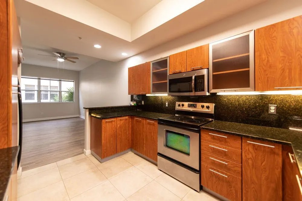 2326 Vintage Circle Lighthouse Point, FL 33064