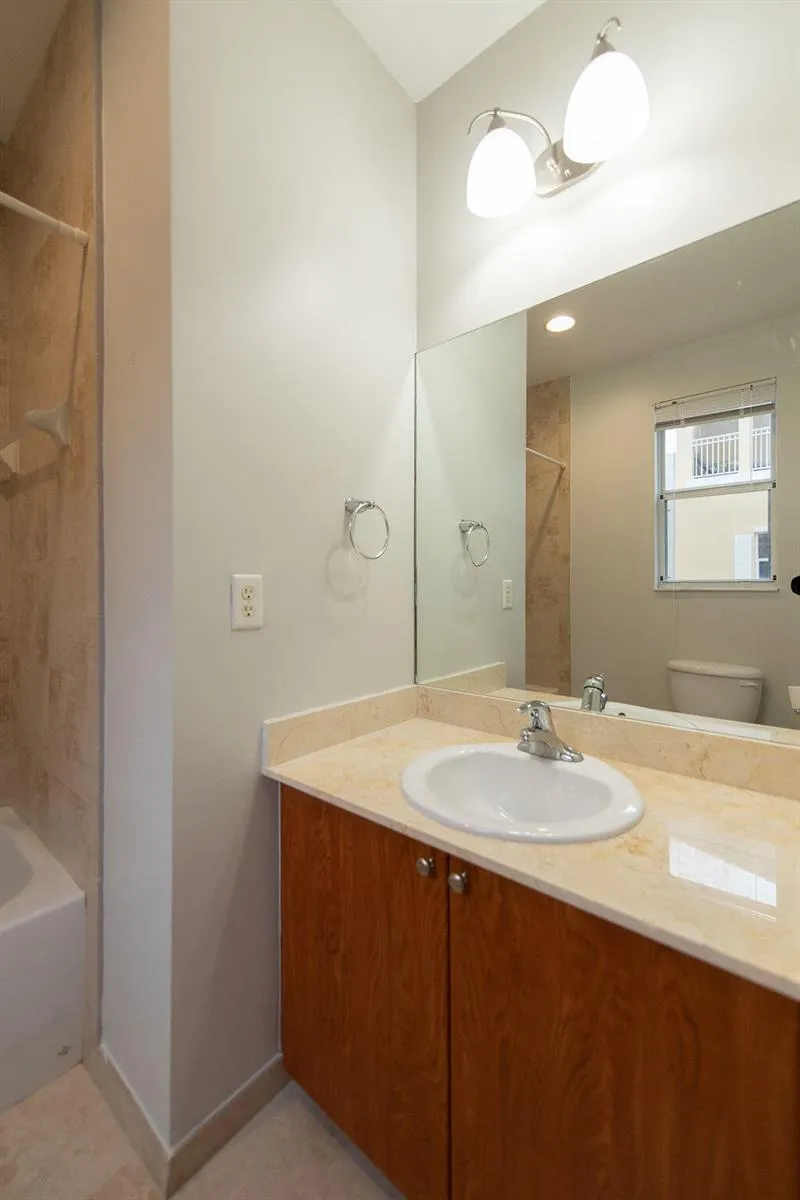 2326 Vintage Circle Lighthouse Point, FL 33064