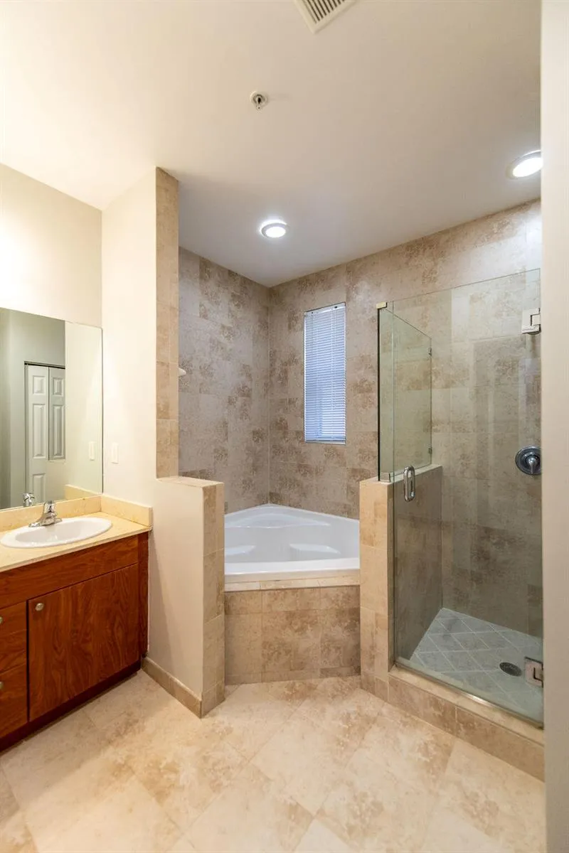 2326 Vintage Circle Lighthouse Point, FL 33064
