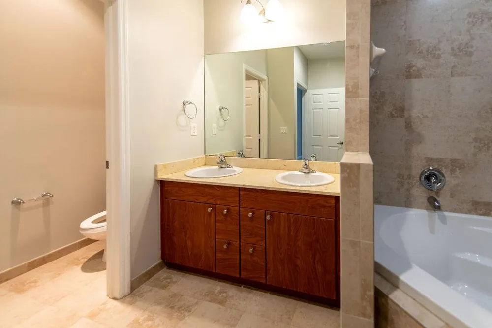 2326 Vintage Circle Lighthouse Point, FL 33064