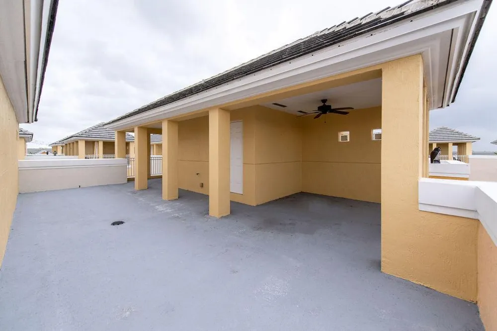 2326 Vintage Circle Lighthouse Point, FL 33064