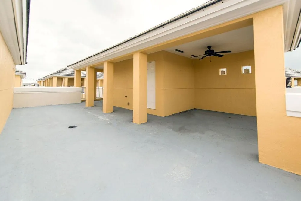 2326 Vintage Circle Lighthouse Point, FL 33064