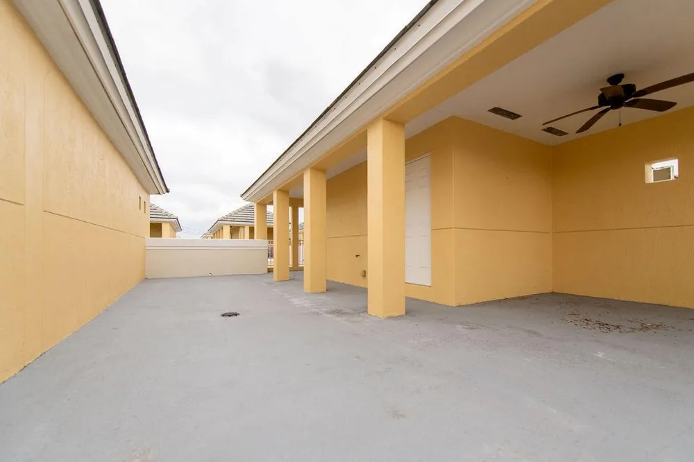 2326 Vintage Circle Lighthouse Point, FL 33064