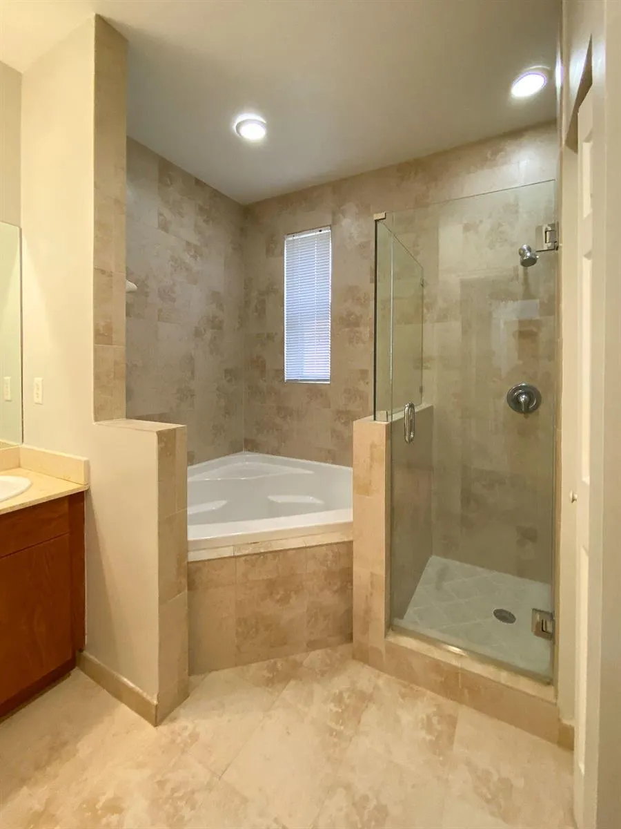 2326 Vintage Circle Lighthouse Point, FL 33064