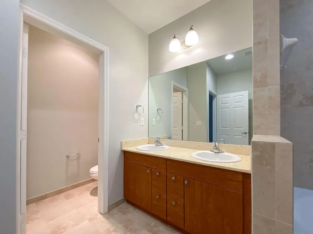2326 Vintage Circle Lighthouse Point, FL 33064