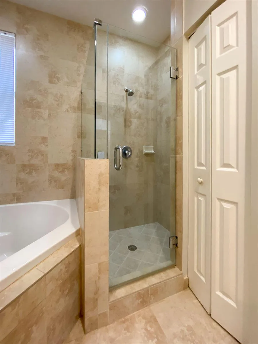 2326 Vintage Circle Lighthouse Point, FL 33064