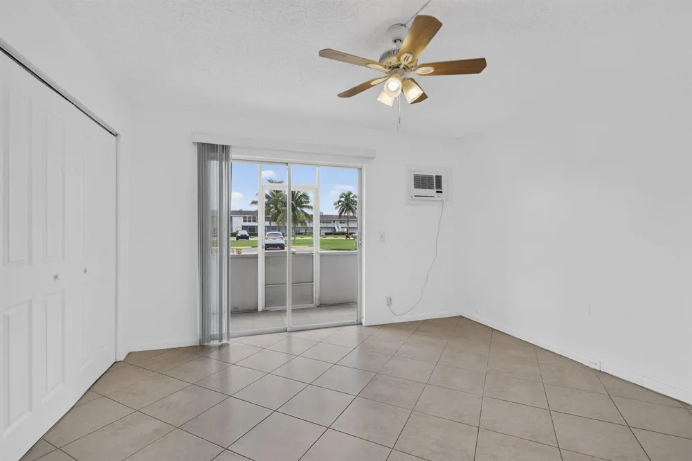 79 CHATHAM D West Palm Beach, FL 33417