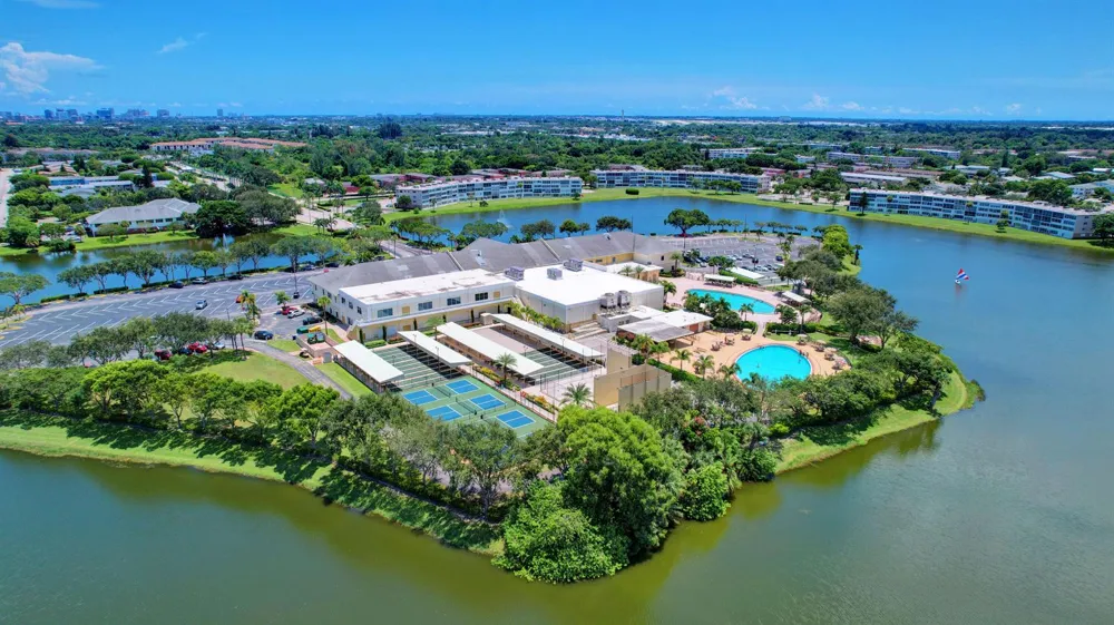 79 CHATHAM D West Palm Beach, FL 33417