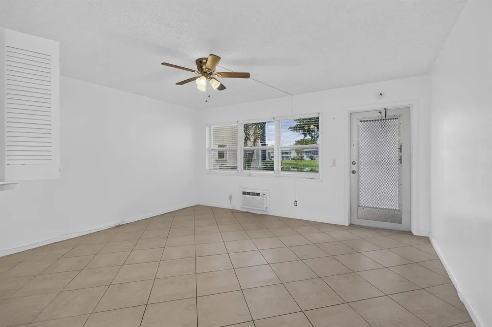79 CHATHAM D West Palm Beach, FL 33417