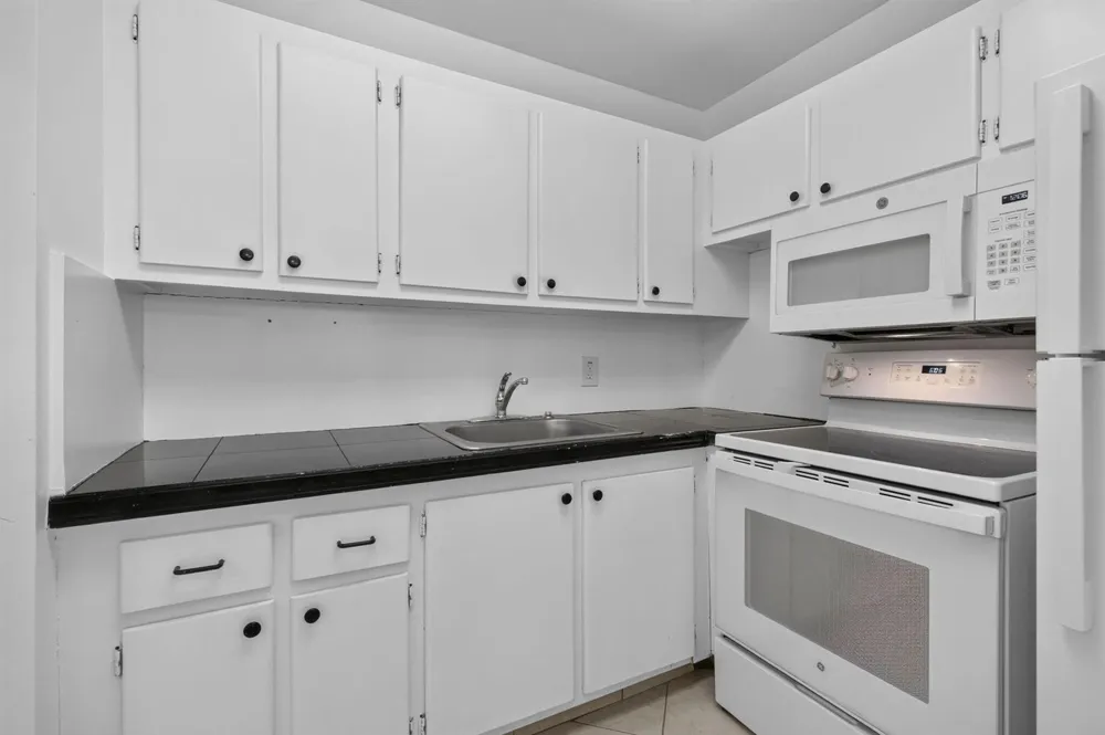 79 CHATHAM D West Palm Beach, FL 33417