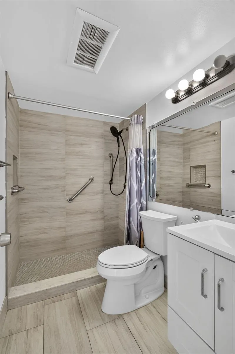 79 CHATHAM D West Palm Beach, FL 33417