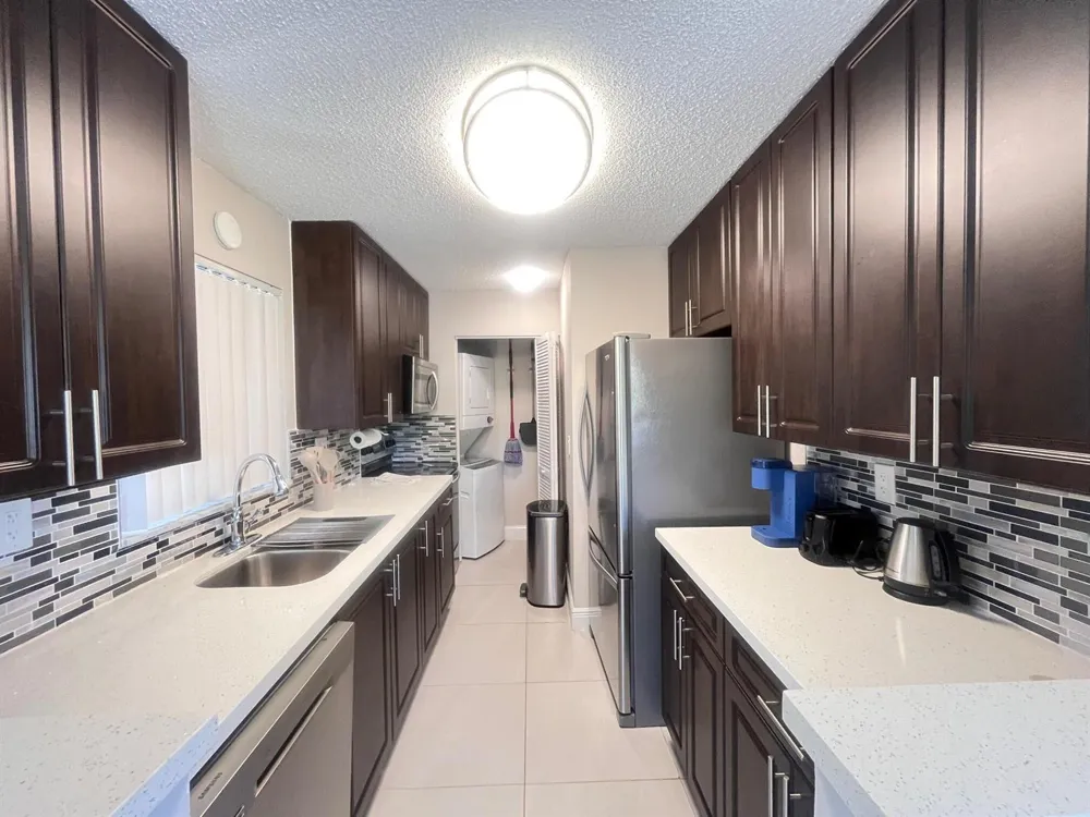 6499 NE 7TH AVENUE #7 Boca Raton, FL 33487