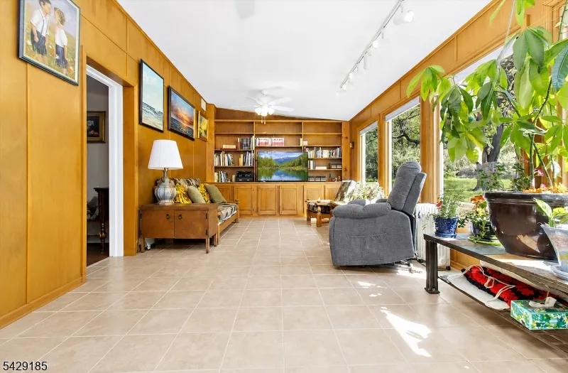 14 Lt Hooper Road Alexandria, NJ 08848