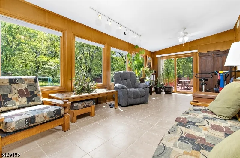 14 Lt Hooper Road Alexandria, NJ 08848